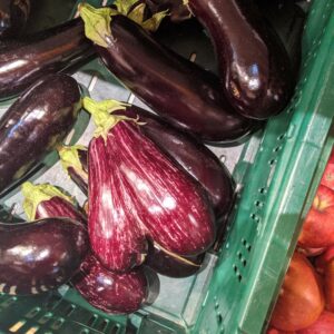 sayur yang tidak layak tampil di supermarket juga dijual di Sirplus