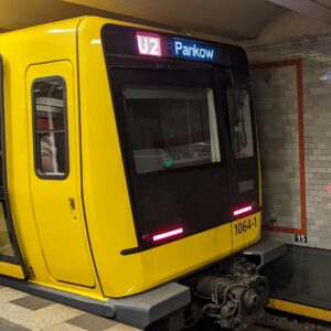 kereta U2 jalur kereta terpadat di Berlin