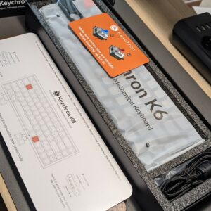 isi kemasan papan ketik Keychron K6