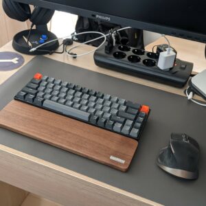 papan ketik Keychron K6 dan mouse Logitech MX Master