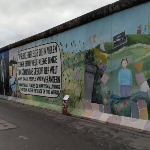 Tembok Berlin di East Side Gallery