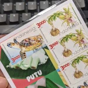 prangko bergambar penyu sisik dan umbi anuwun terbitan tahun 2014