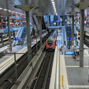 peron bawah Stasiun Utama Berlin
