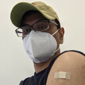 selesai mendapatkan suntikan vaksin kedua