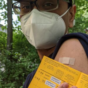 tuntas vaksinasi menggunakan BioNTech/Pfizer