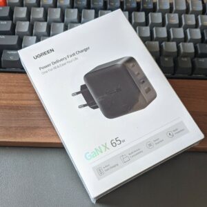 kemasan pengisi daya Ugreen GaN 65 W