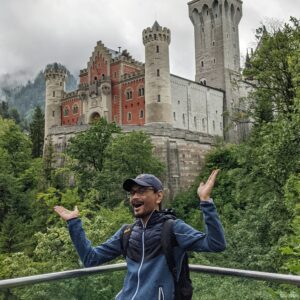 di depan kastil Neuschwanstein di depan kastil Neuschwanstein