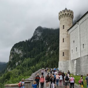 pengunjung Kastil Neuschwangau pengunjung Kastil Neuschwangau