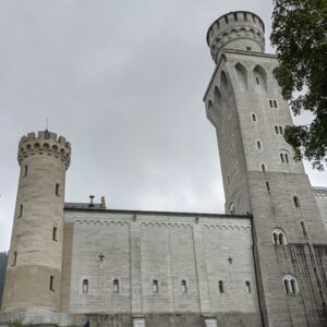 bagian samping Kastil Neuschwanstein bagian samping Kastil Neuschwanstein