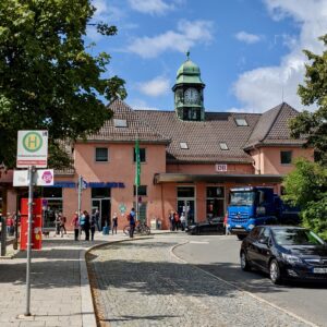 bagian depan Stasiun tiba di Stasiun Garmisch-Partenkirchen