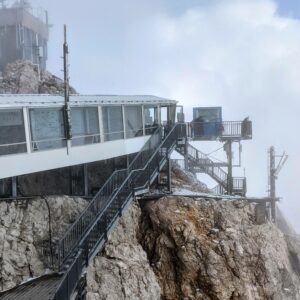 Zugspitze sisi Jerman dari Austria