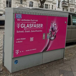 iklan layanan serat kaca (fiber optic) Deutsche Telekom