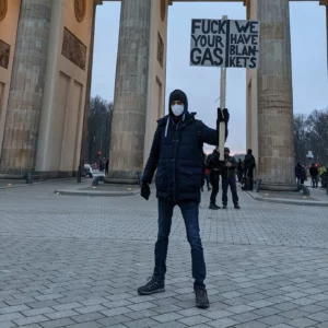 demonstran memprotes tentang konsumsi gas dari Rusia oleh pemerintah Jerman