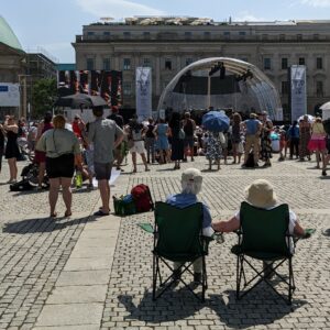 penonton konser Staatsoper f&uuml;r alle