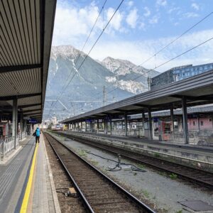 pemandangan di Stasiun Utama Innsbruck