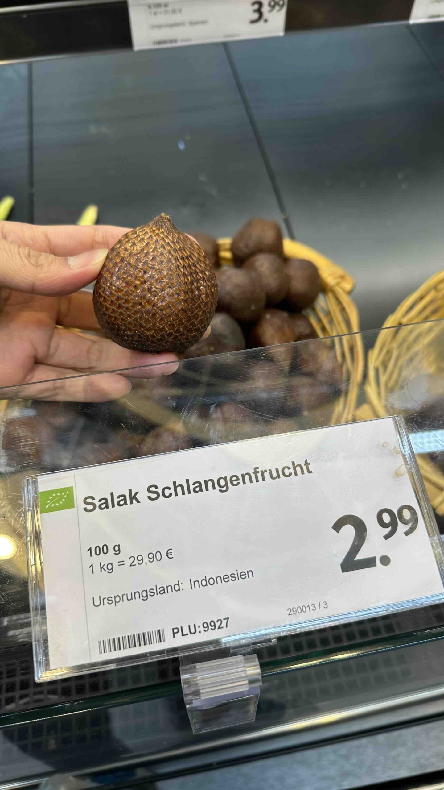 buah salak impor dari Indonesia