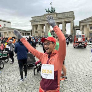 mengikuti Berliner Neujahrslauf 2024