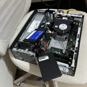 melakukan pengecekan firmware SSD WD Blue SA510