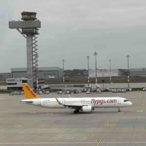 pesawat Pegasus Airlines di Bandara Willy Brandt, Berlin-Brandenburg (BER) pesawat Pegasus Airlines di Bandara Willy Brandt, Berlin-Brandenburg (BER)