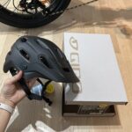 Membeli Helm Sepeda Giro Source MIPS