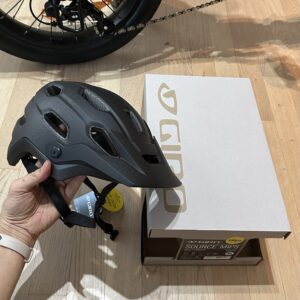 helm sepeda Giro Source MIPS